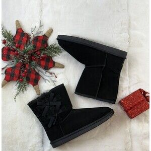 KOOLABURRA by UGG K Victoria Girl’s Boot NWB